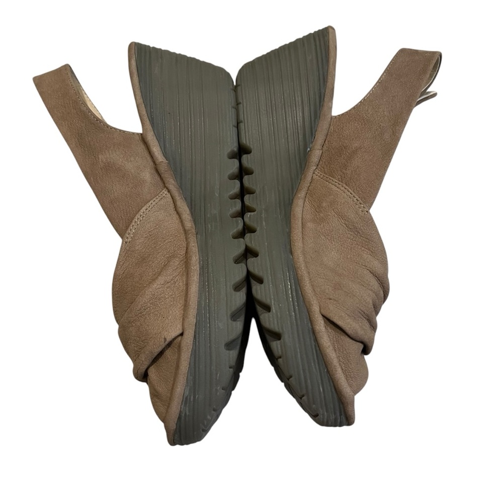 FLY London Yates Taupe Nubuck Wedge Sandal, Sz 39 - Picture 6 of 15